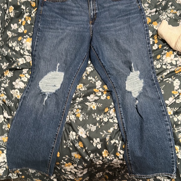 Universal Thread Hi Rise Slim Straight Jean - Picture 3 of 4